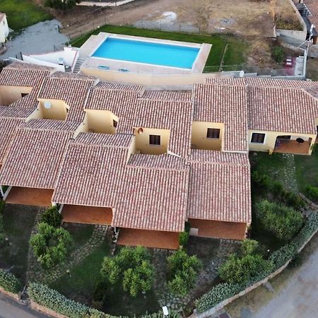 Residence Baia Sant Anna Con Piscina Tanaunella Luaran gambar