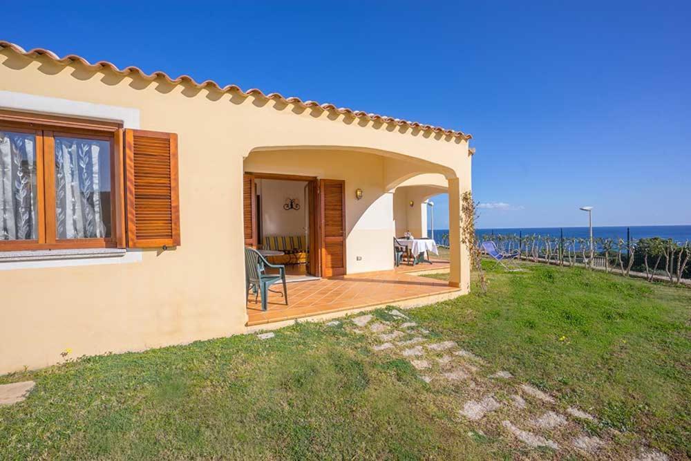 Residence Baia Sant Anna Con Piscina Tanaunella Luaran gambar