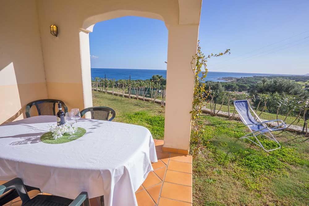 Residence Baia Sant Anna Con Piscina Tanaunella Luaran gambar