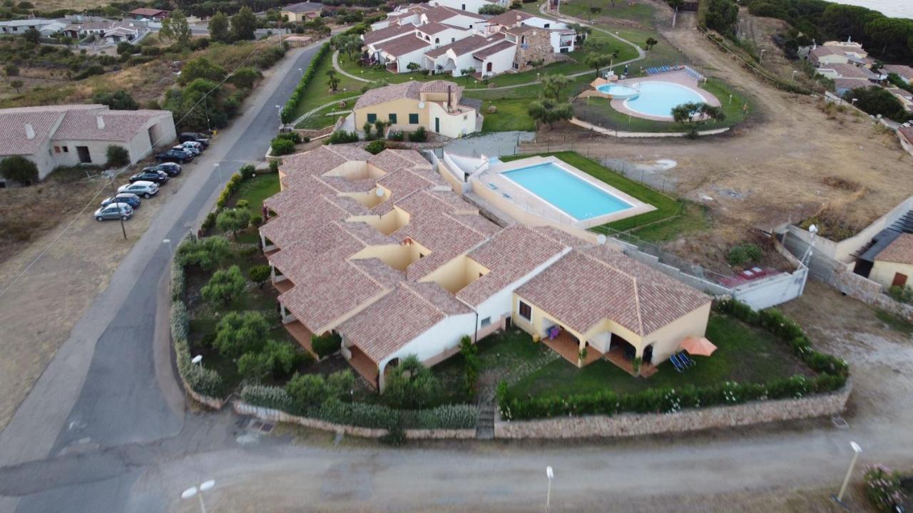 Residence Baia Sant Anna Con Piscina Tanaunella Luaran gambar