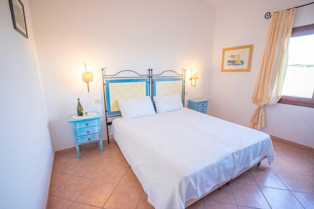 Residence Baia Sant Anna Con Piscina Tanaunella Luaran gambar