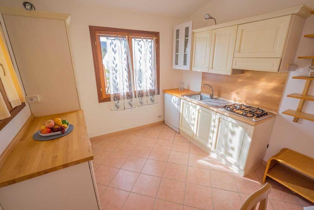 Residence Baia Sant Anna Con Piscina Tanaunella Luaran gambar
