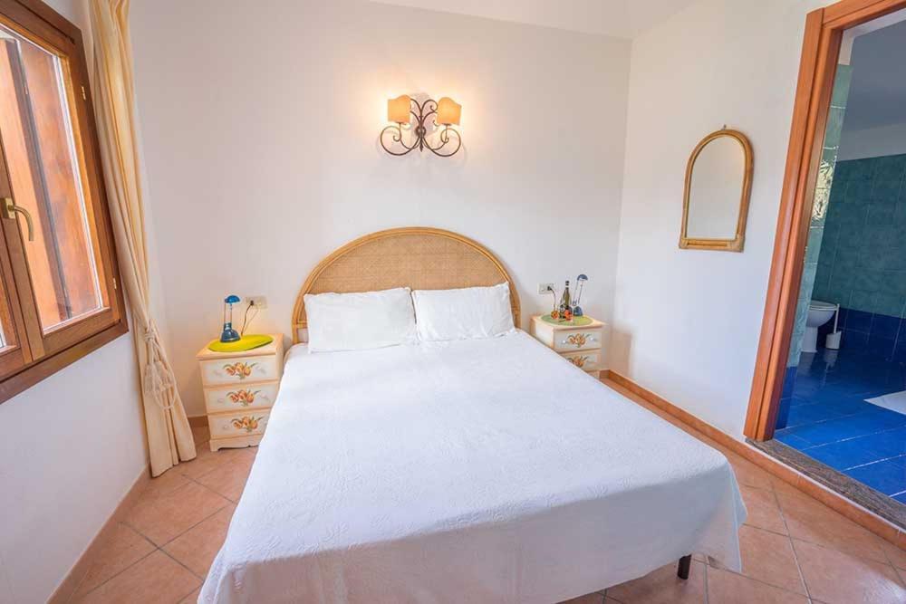 Residence Baia Sant Anna Con Piscina Tanaunella Luaran gambar