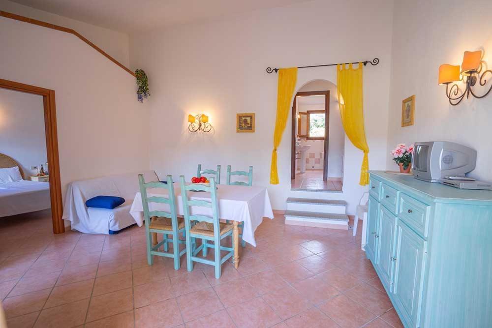 Residence Baia Sant Anna Con Piscina Tanaunella Luaran gambar