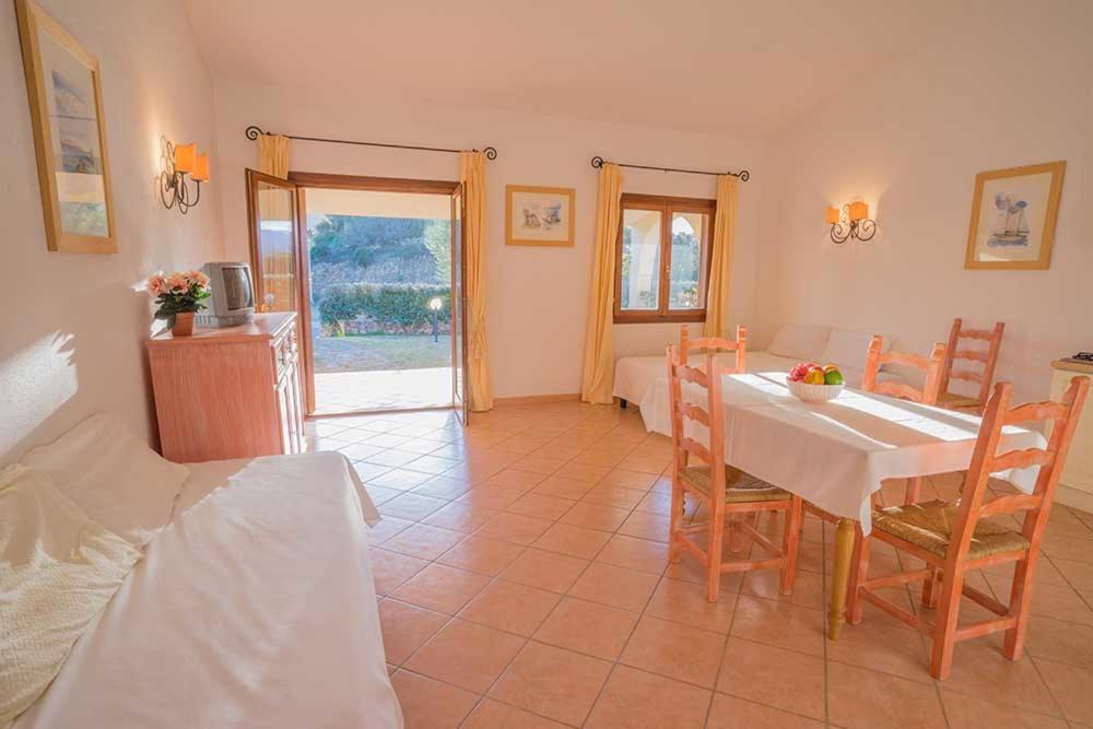 Residence Baia Sant Anna Con Piscina Tanaunella Luaran gambar