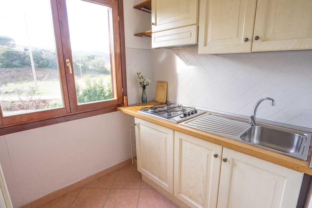 Residence Baia Sant Anna Con Piscina Tanaunella Luaran gambar
