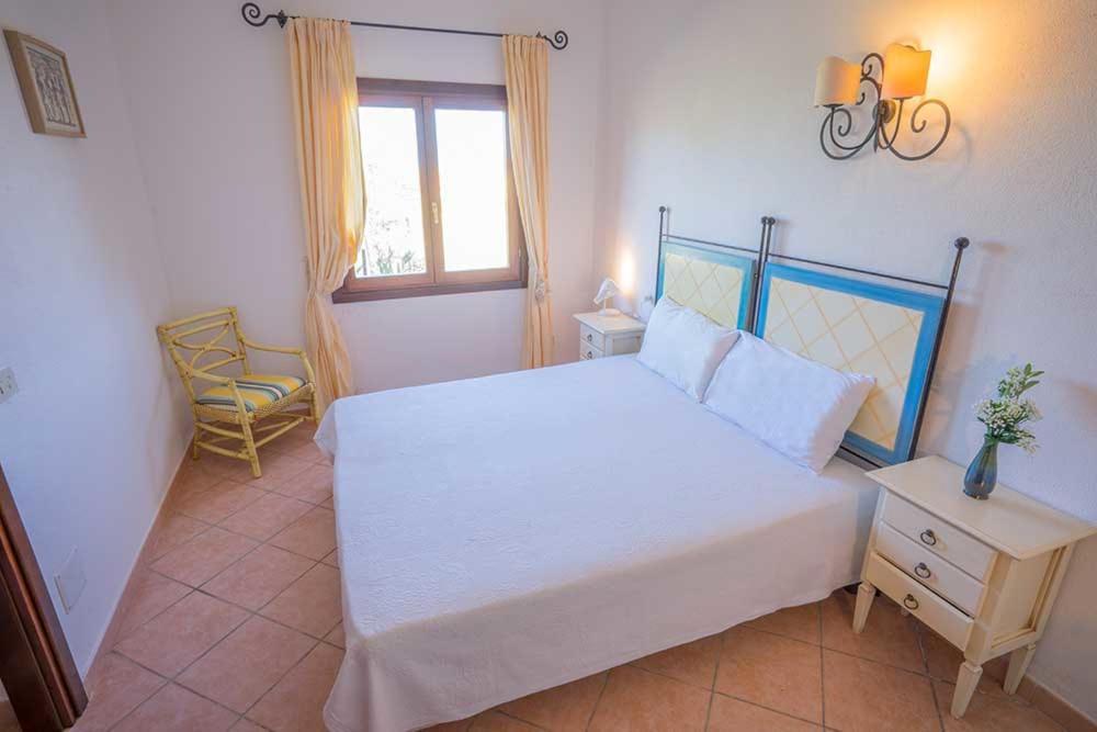 Residence Baia Sant Anna Con Piscina Tanaunella Luaran gambar