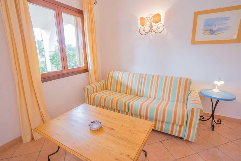 Residence Baia Sant Anna Con Piscina Tanaunella Luaran gambar