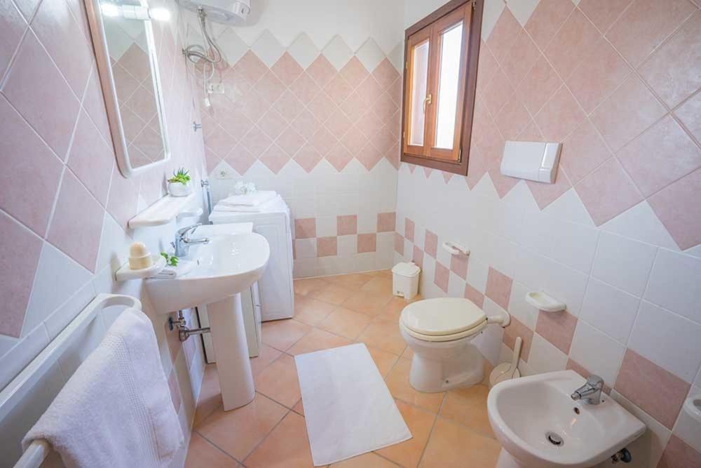 Residence Baia Sant Anna Con Piscina Tanaunella Luaran gambar